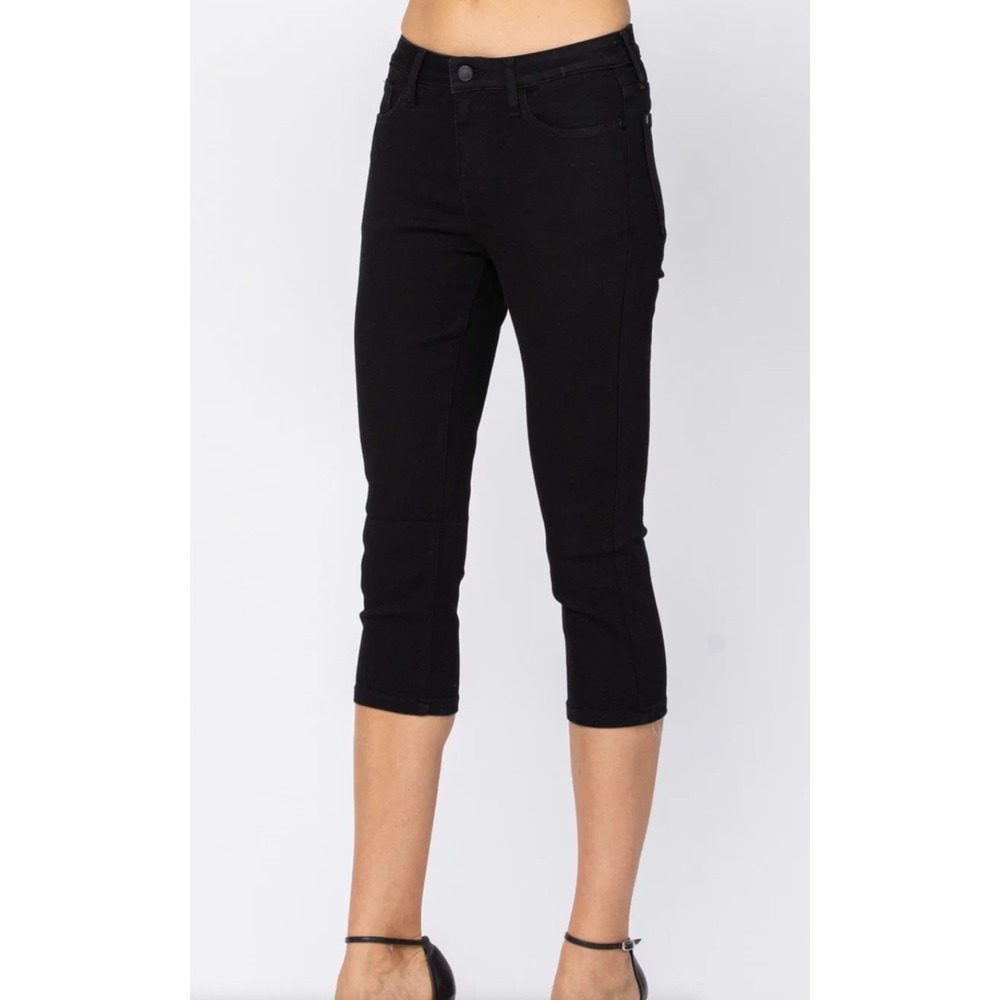 Judy Blue Capri Jeans Mid Rise 22W Black Denim NWT Stretch Fit